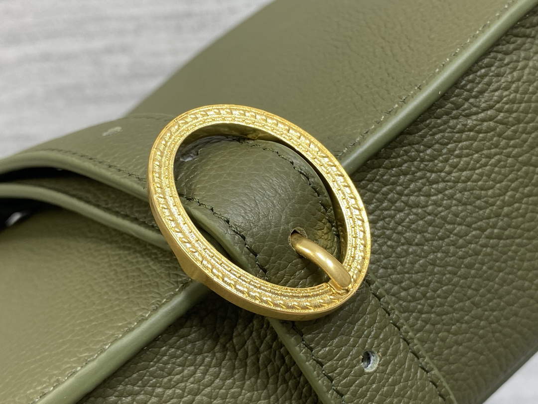 Medium Dior Médaillon Flap Bag - Green Grained Calfskin M3920