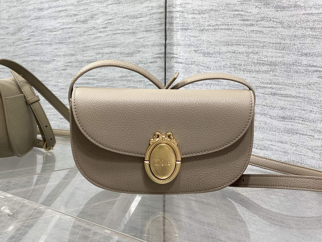 Small Dior Médaillon Flap Bag – Gray Grained Calfskin M3919