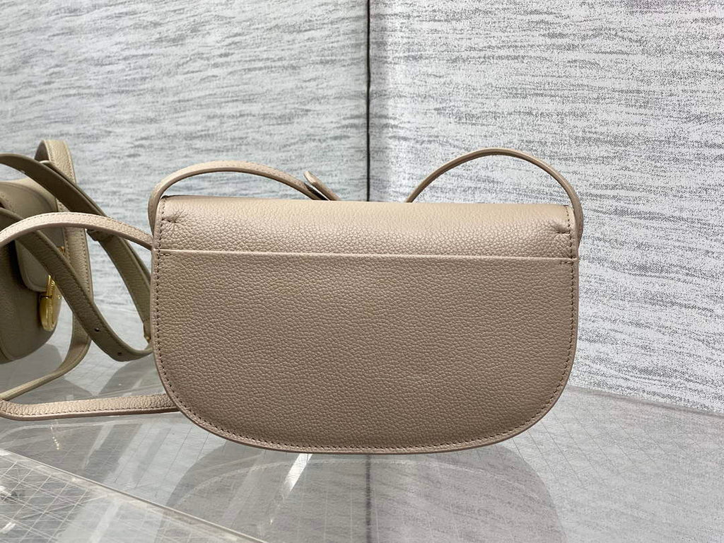 Small Dior Médaillon Flap Bag – Gray Grained Calfskin M3919