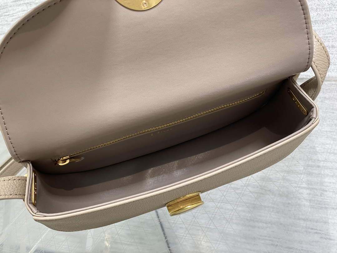 Small Dior Médaillon Flap Bag – Gray Grained Calfskin M3919