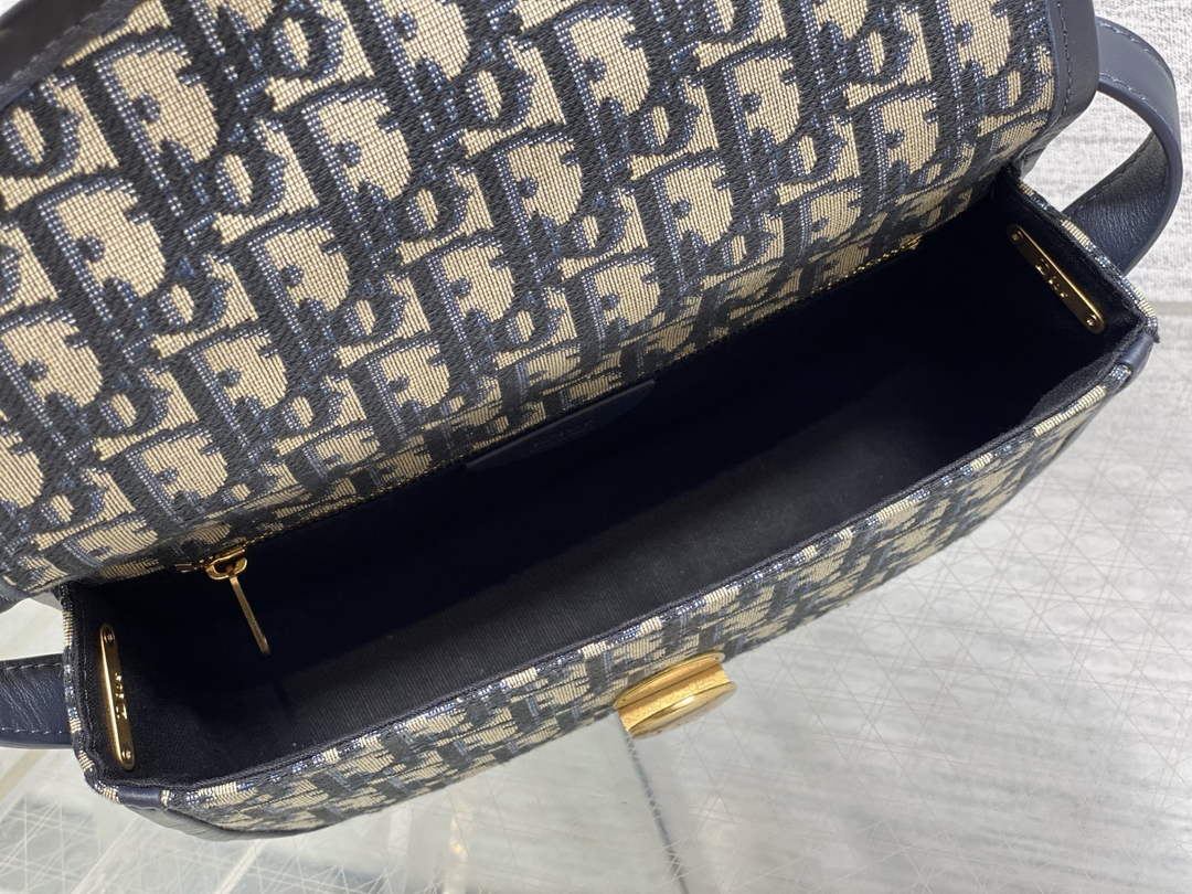 Medium Dior Médaillon Flap Bag - Blue Oblique Jacquard M3922