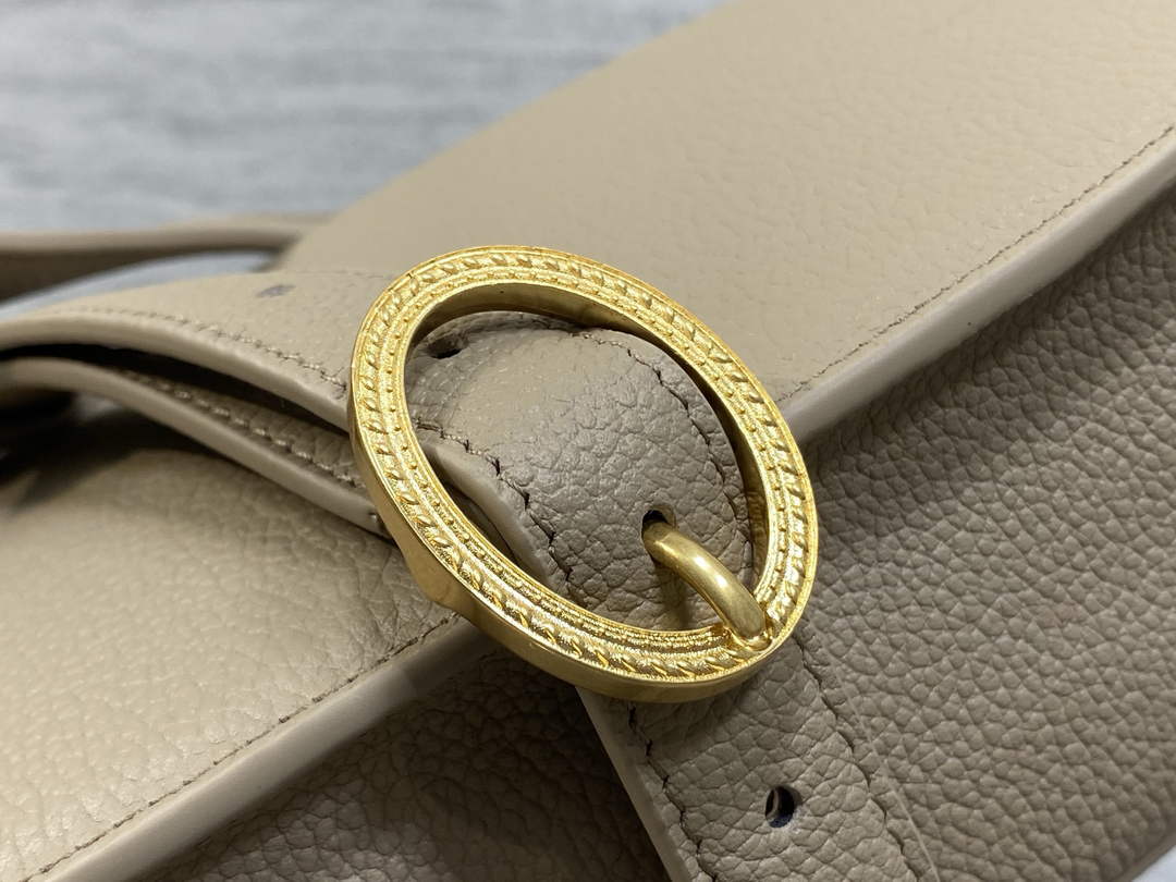 Medium Dior Médaillon Flap Bag - Gray Grained Calfskin M3920
