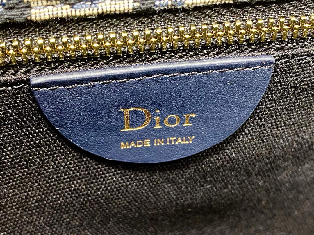 Medium Dior Médaillon Flap Bag - Blue Oblique Jacquard M3922