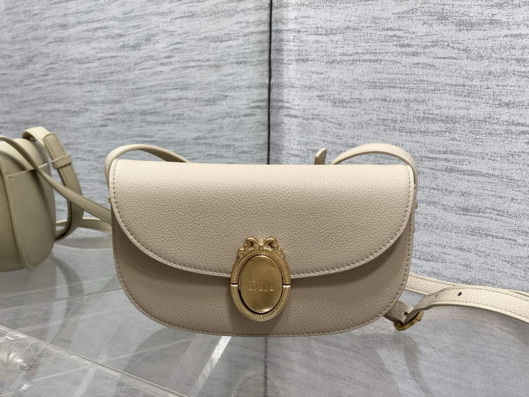 Small Dior Médaillon Flap Bag – Beige Grained Calfskin M3919