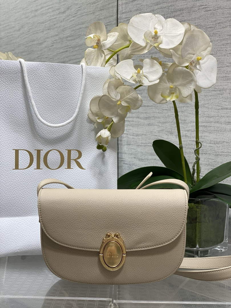 Medium Dior Médaillon Flap Bag - Beige Grained Calfskin M3920
