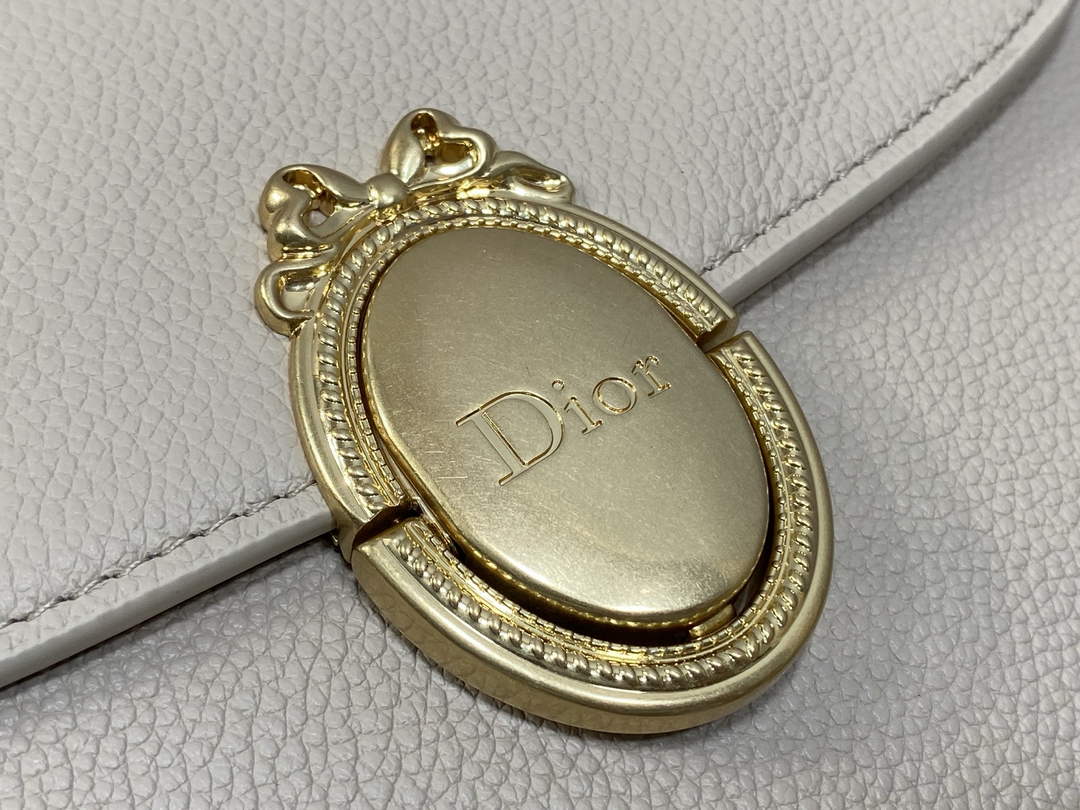 Medium Dior Médaillon Flap Bag - Beige Grained Calfskin M3920
