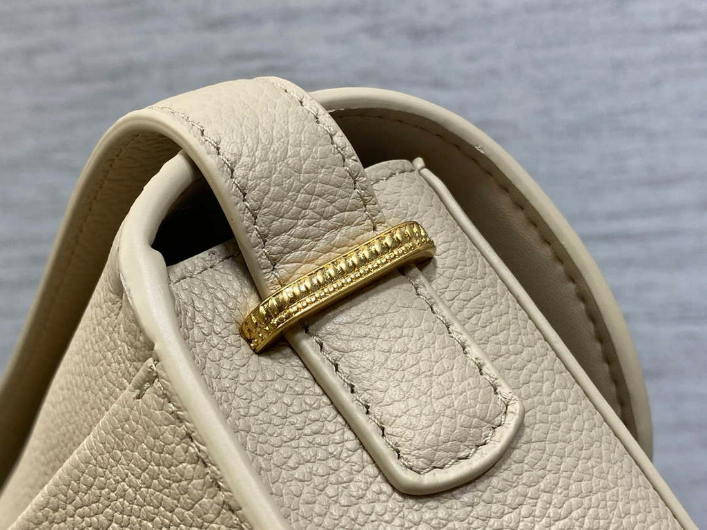 Medium Dior Médaillon Flap Bag - Beige Grained Calfskin M3920