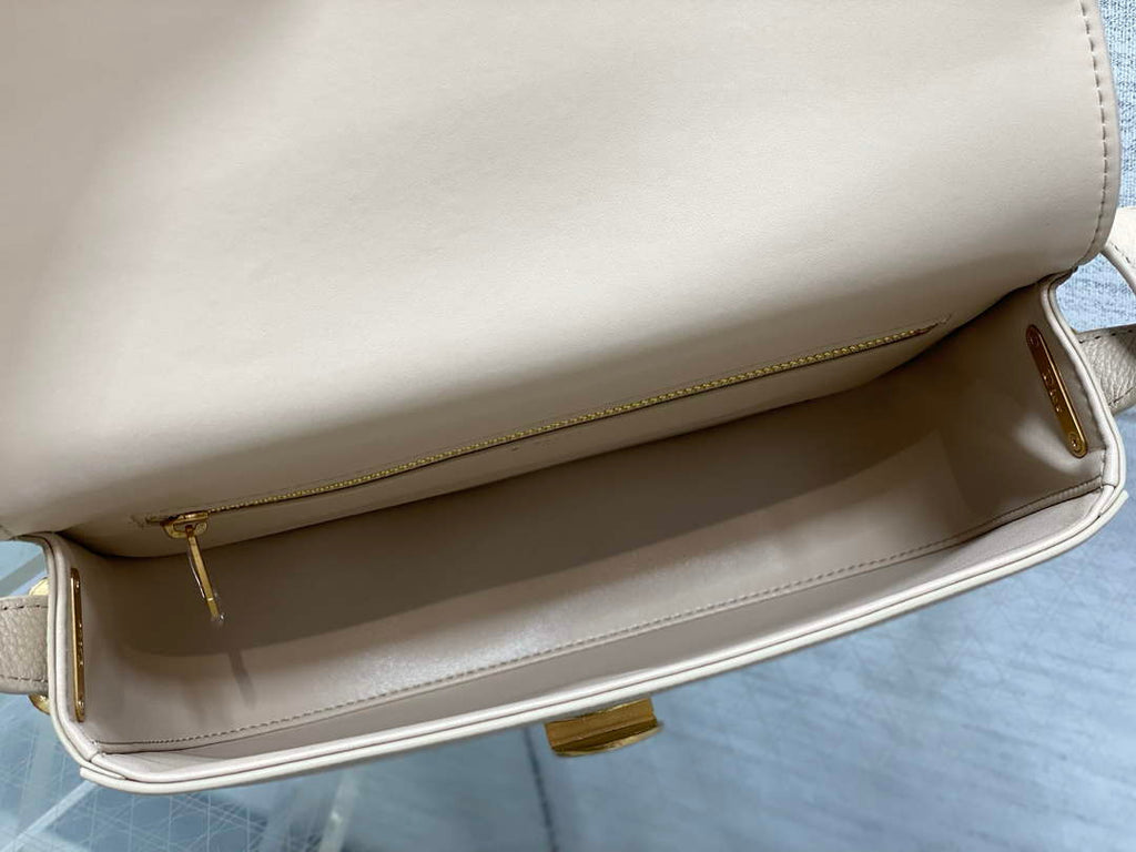 Medium Dior Médaillon Flap Bag - Beige Grained Calfskin M3920