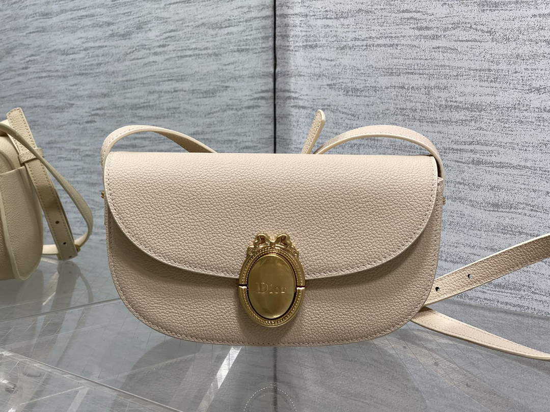 Small Dior Médaillon Flap Bag – Apricot Grained Calfskin M3919