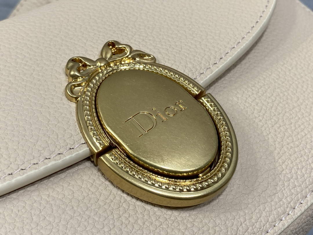 Small Dior Médaillon Flap Bag – Apricot Grained Calfskin M3919