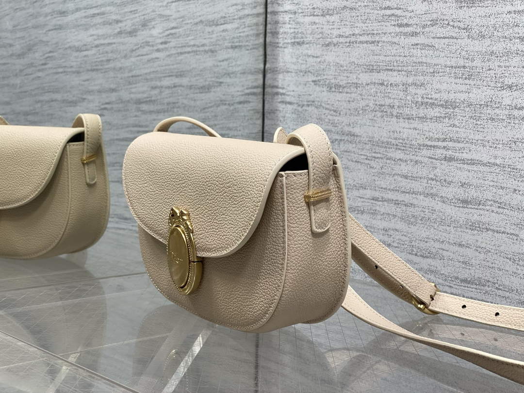 Small Dior Médaillon Flap Bag – Apricot Grained Calfskin M3919