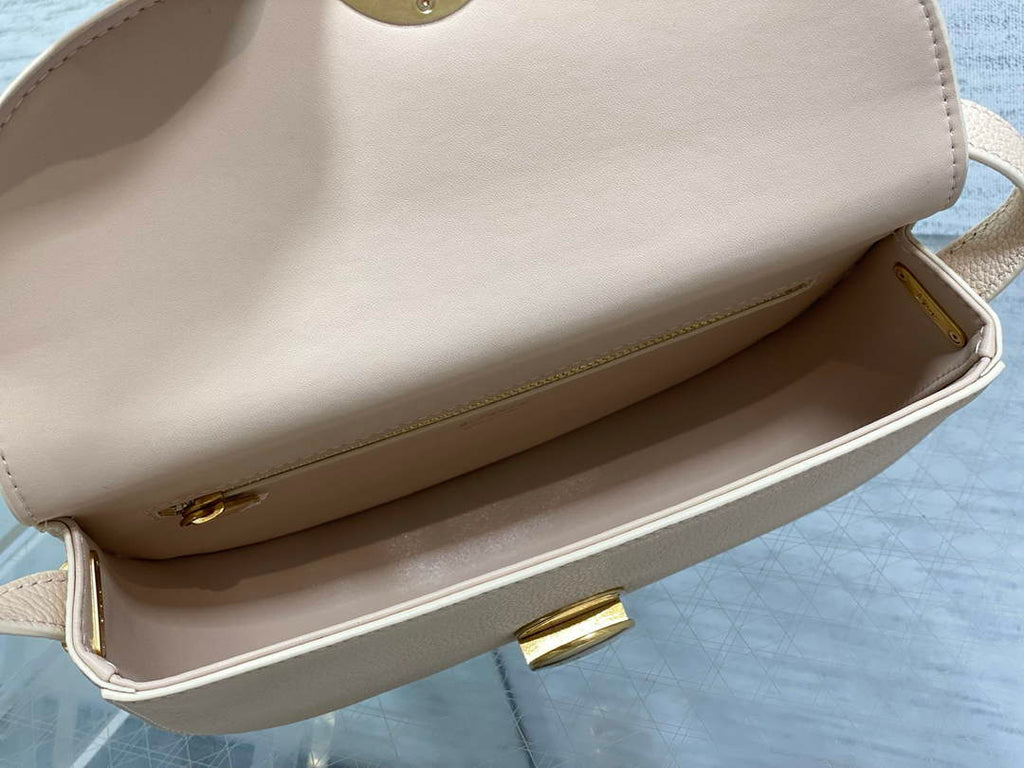 Small Dior Médaillon Flap Bag – Apricot Grained Calfskin M3919