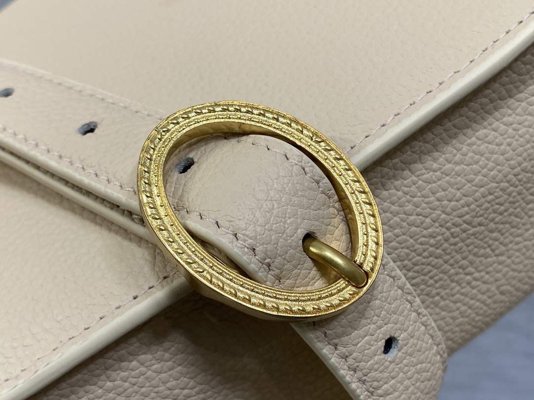 Medium Dior Médaillon Flap Bag - Apricot Grained Calfskin M3920