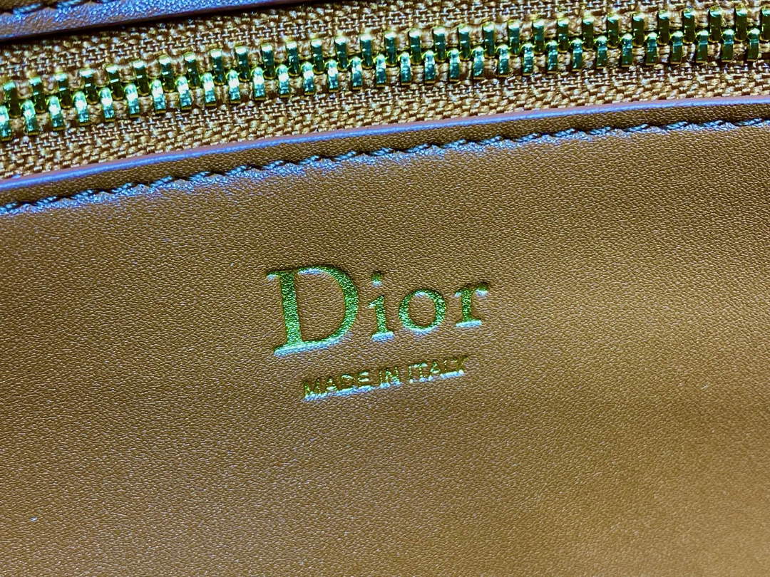 Small Dior Médaillon Flap Bag – Brown Grained Calfskin M3919