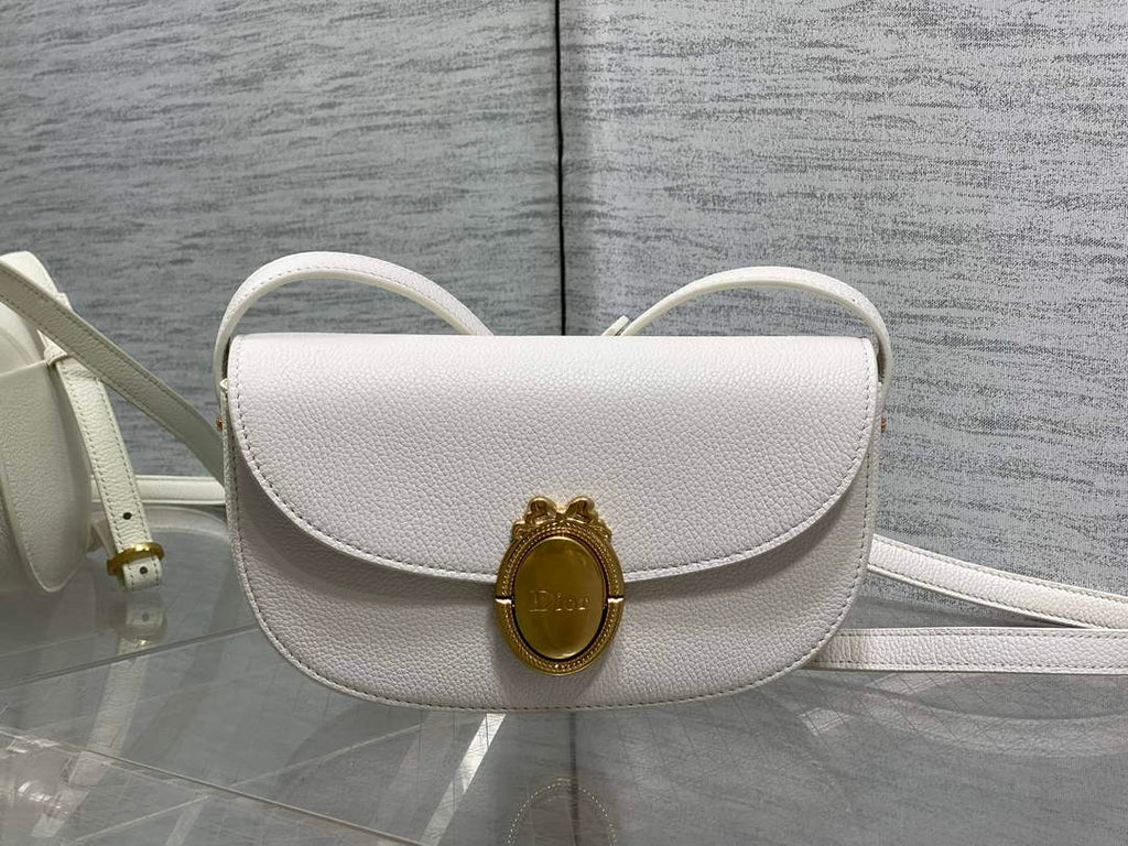 Small Dior Médaillon Flap Bag – White Grained Calfskin M3919