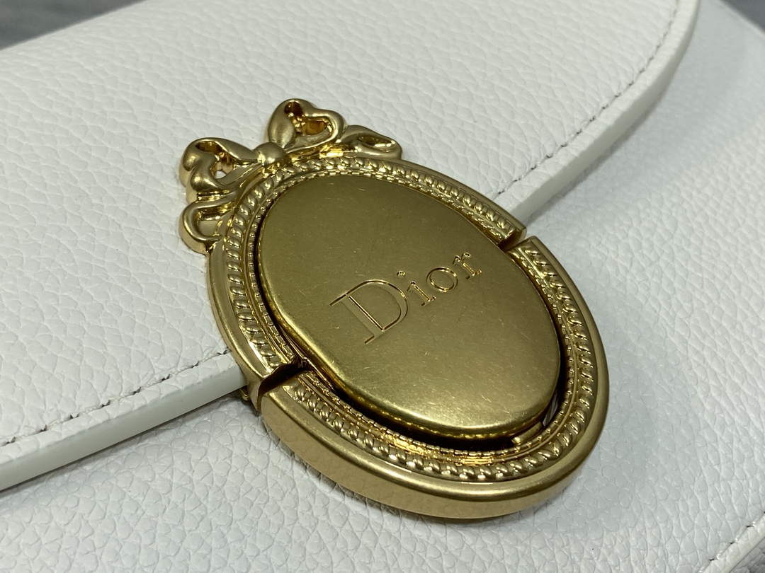 Small Dior Médaillon Flap Bag – White Grained Calfskin M3919