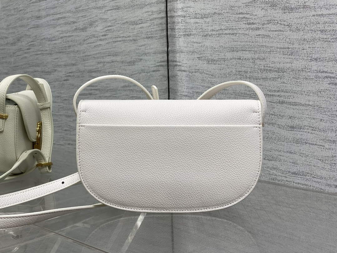 Small Dior Médaillon Flap Bag – White Grained Calfskin M3919