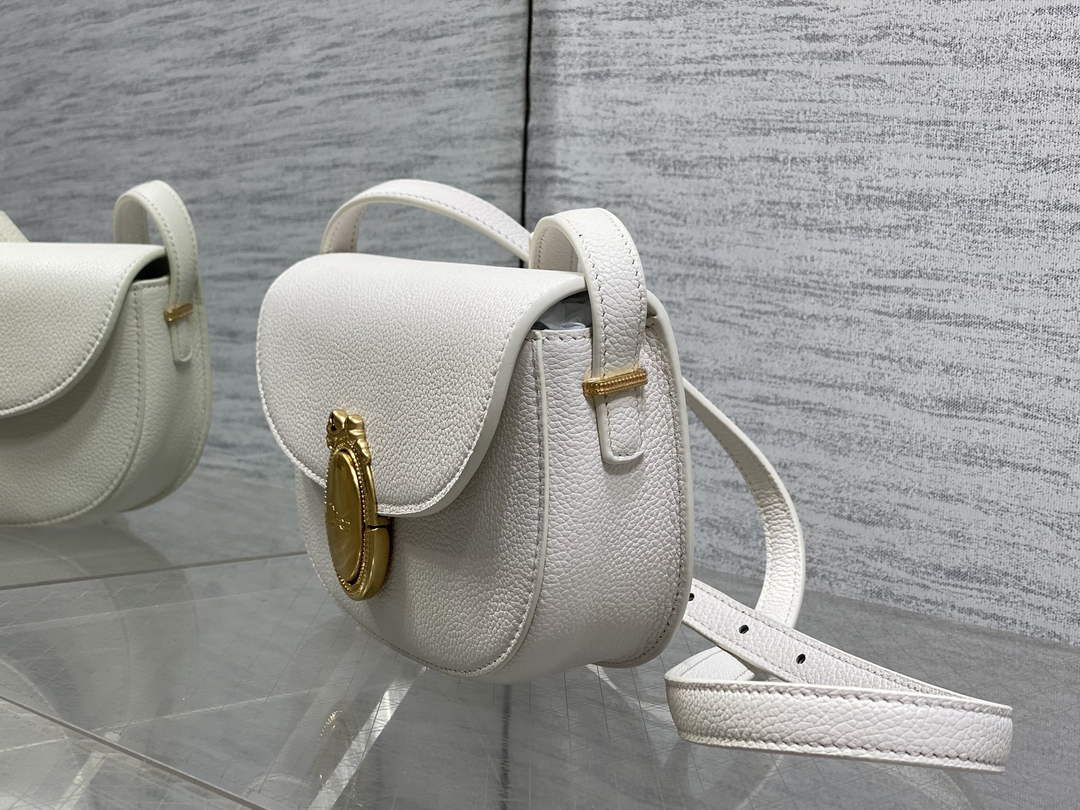 Small Dior Médaillon Flap Bag – White Grained Calfskin M3919