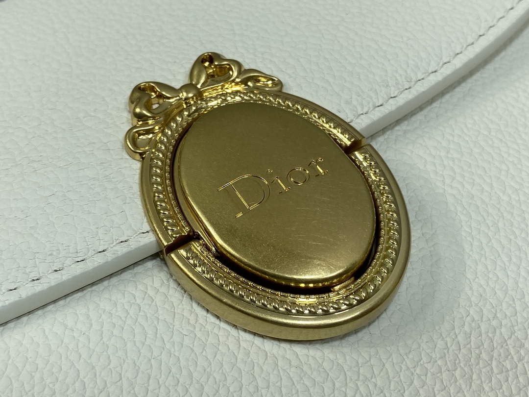 Medium Dior Médaillon Flap Bag - White Grained Calfskin M3920