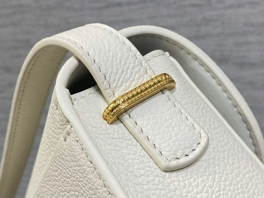 Medium Dior Médaillon Flap Bag - White Grained Calfskin M3920