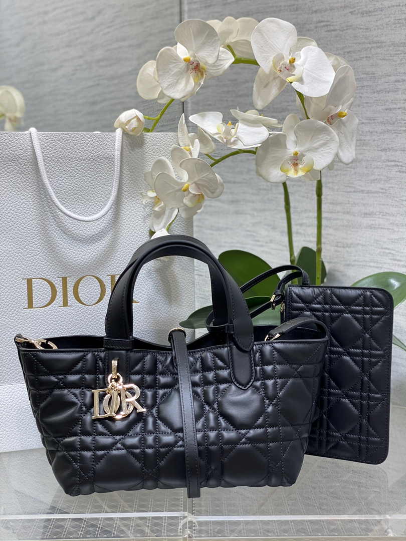 Small Dior Toujours Bag M2822 Black Macrocannage Calfskin