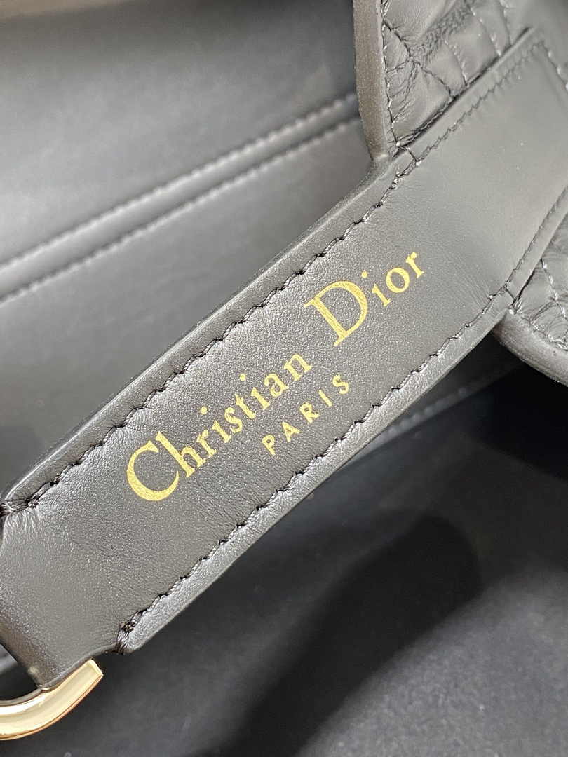 Small Dior Toujours Bag M2822 Black Macrocannage Calfskin