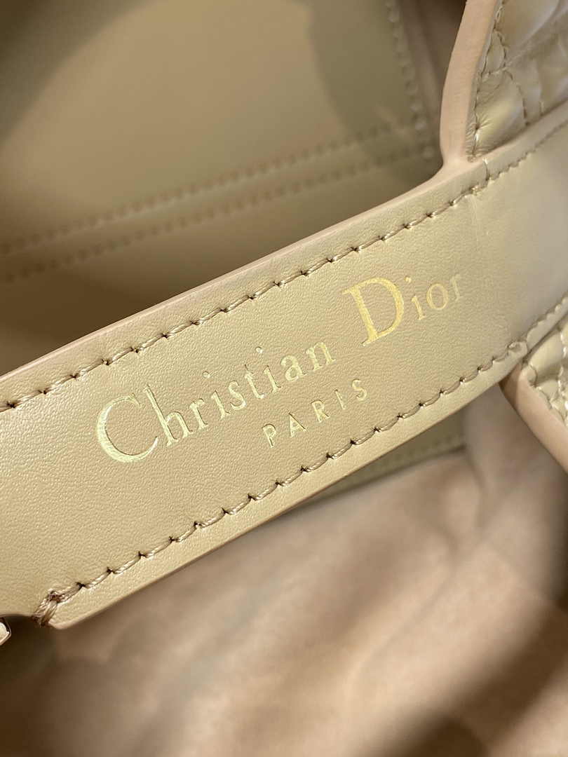 Small Dior Toujours Bag M2822 Tan Macrocannage Calfskin