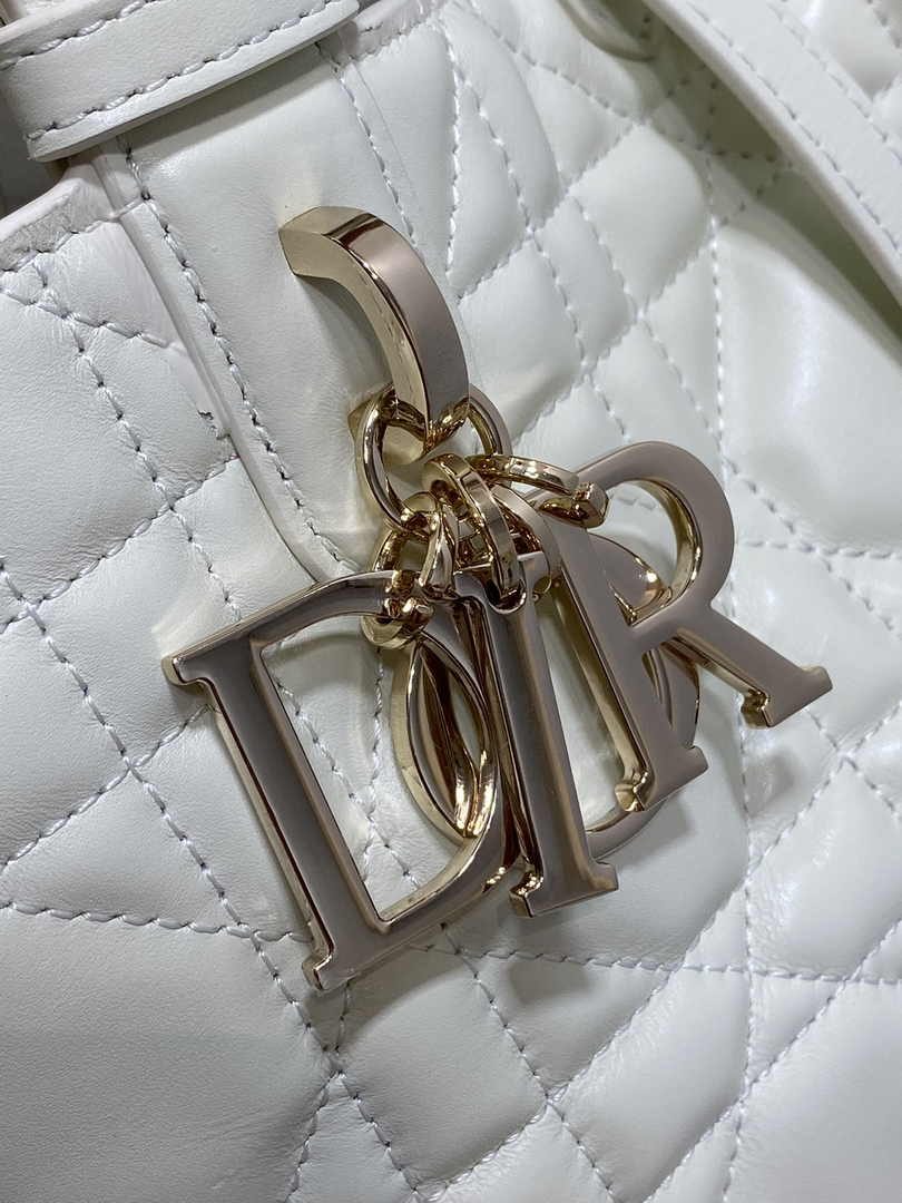 Small Dior Toujours Bag M2822 White Macrocannage Calfskin