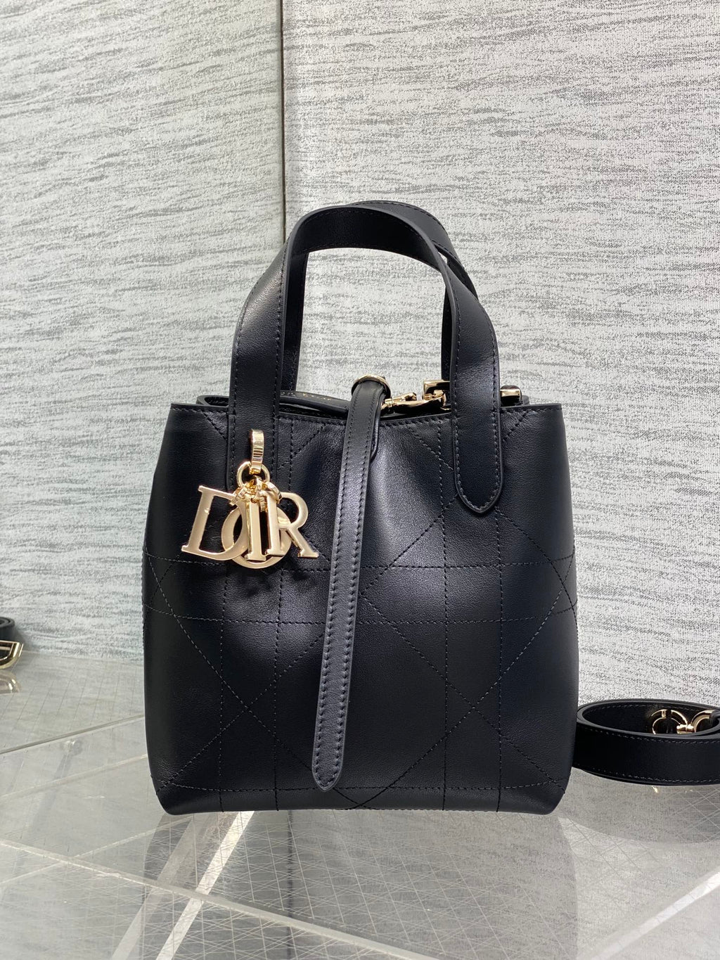 Small Dior Toujours Vertical Tote Bag – Black Flat Macrocannage Calfskin – M2835 - Default Title - View 3