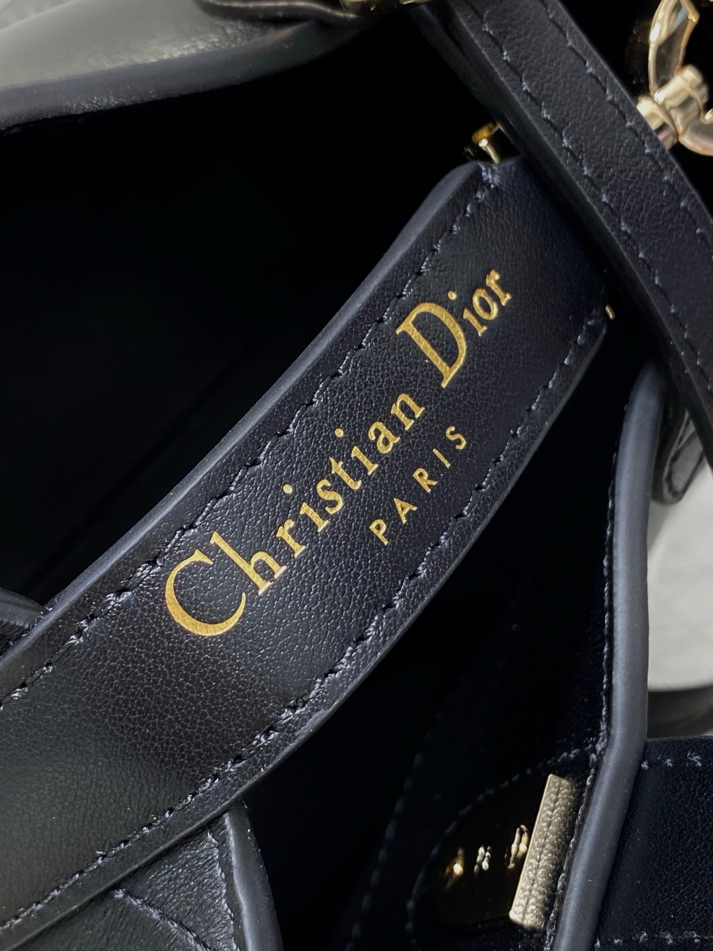 Small Dior Toujours Vertical Tote Bag – Black Flat Macrocannage Calfskin – M2835 - Default Title - View 6