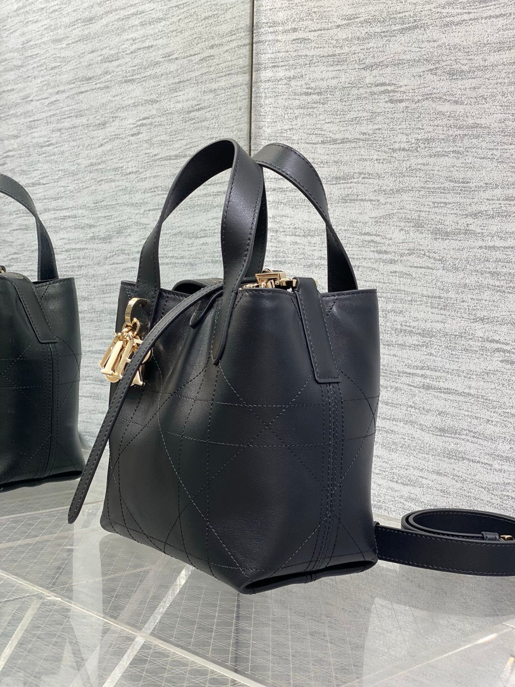 Small Dior Toujours Vertical Tote Bag – Black Flat Macrocannage Calfskin – M2835 - Default Title - View 7