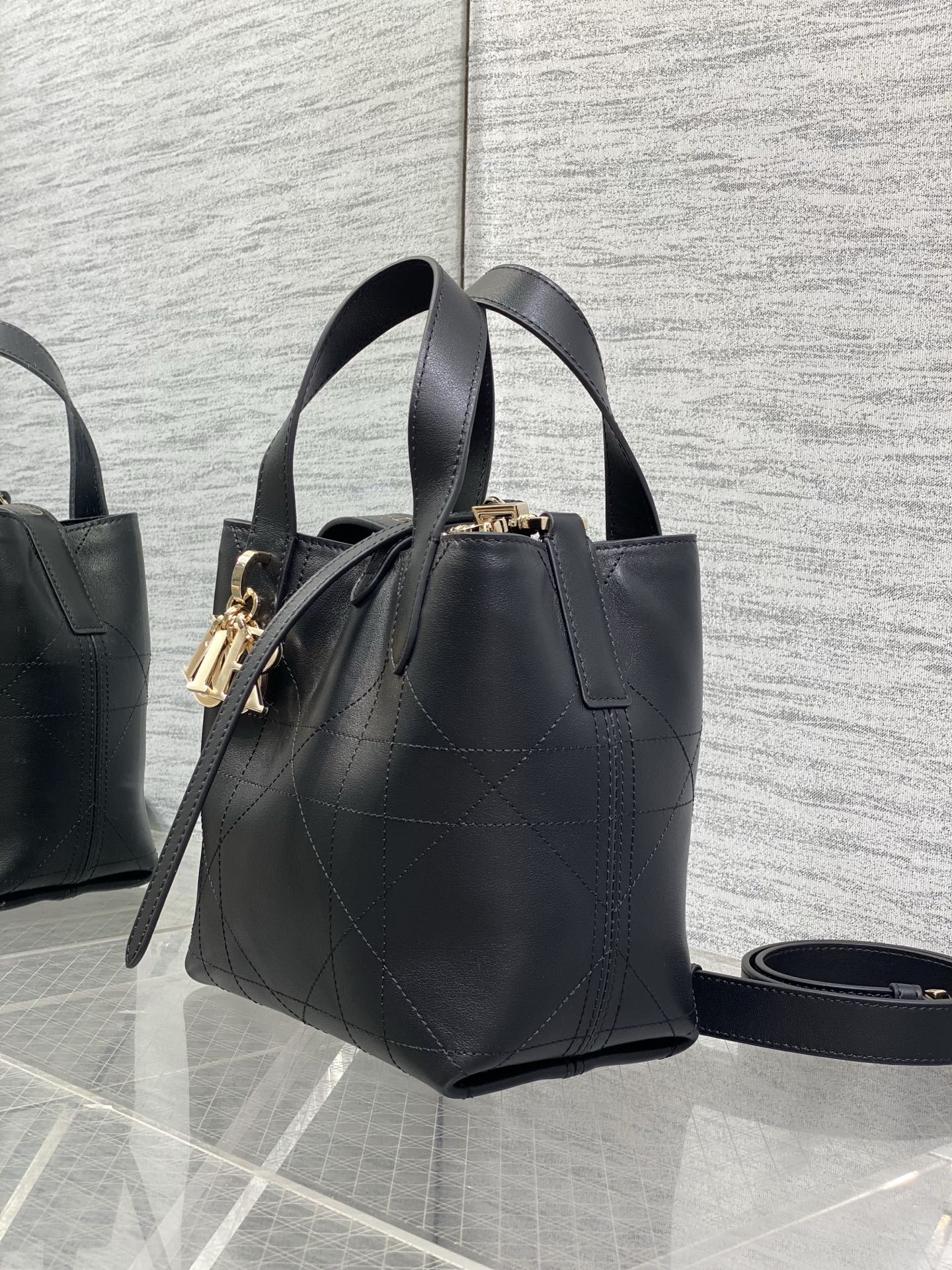Small Dior Toujours Vertical Tote Bag – Black Flat Macrocannage Calfskin – M2835 - Default Title - View 7