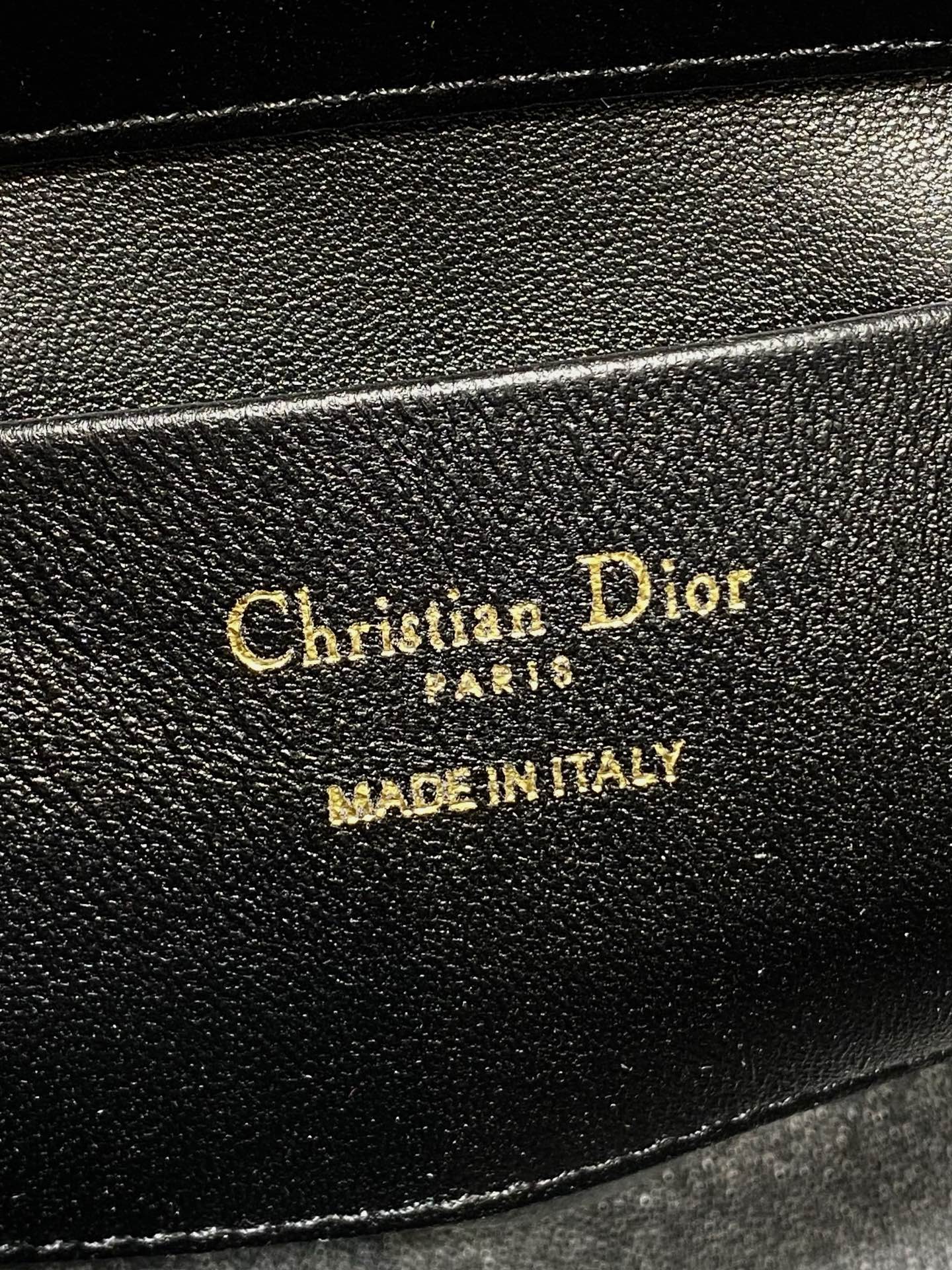 Small Dior Toujours Vertical Tote Bag – Black Flat Macrocannage Calfskin – M2835 - Default Title - View 10