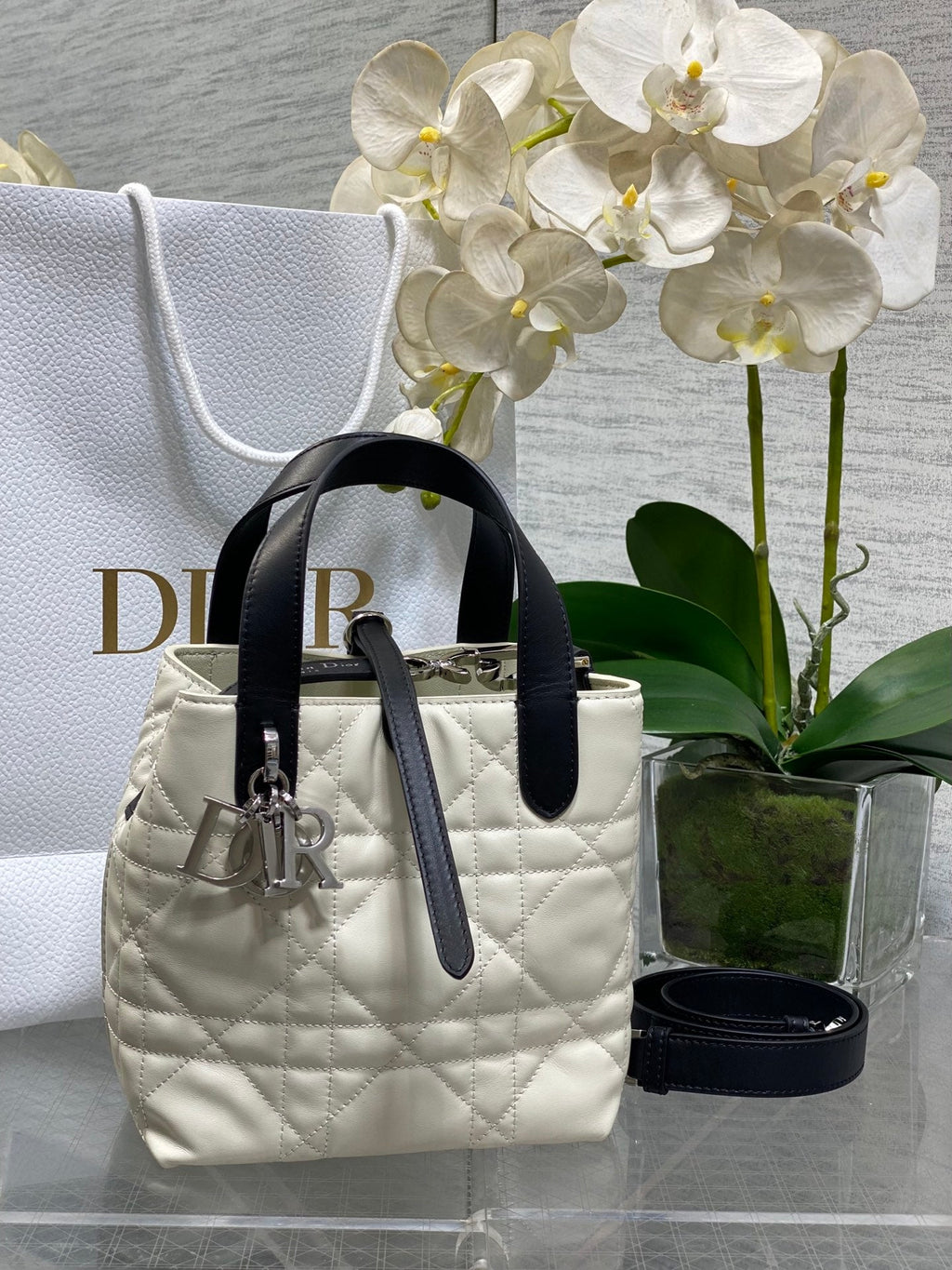 Small Dior Toujours Vertical Tote Bag - Latte and Black Macrocannage Calfskin – M2835 - Default Title - View 1