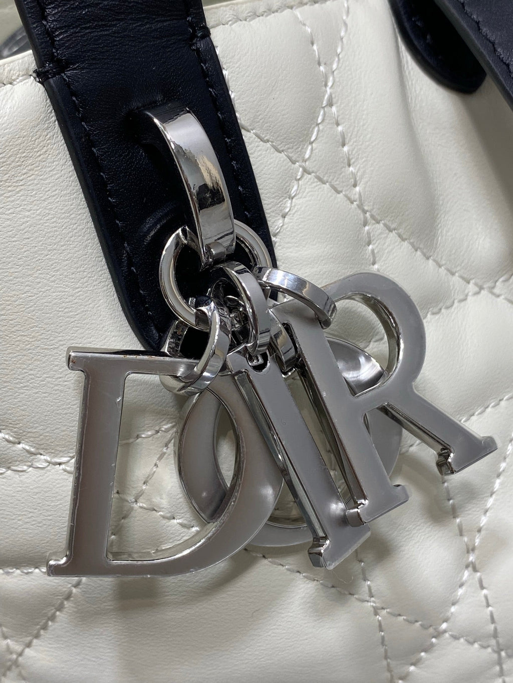 Small Dior Toujours Vertical Tote Bag - Latte and Black Macrocannage Calfskin – M2835 - Default Title - View 4
