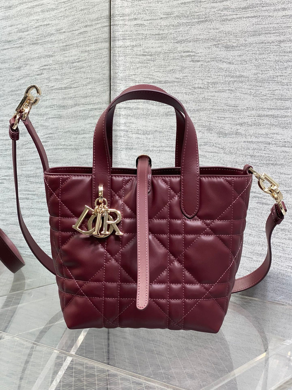 Small Dior Toujours Vertical Tote Bag – Red Macrocannage Calfskin – M2835 - Default Title - View 2