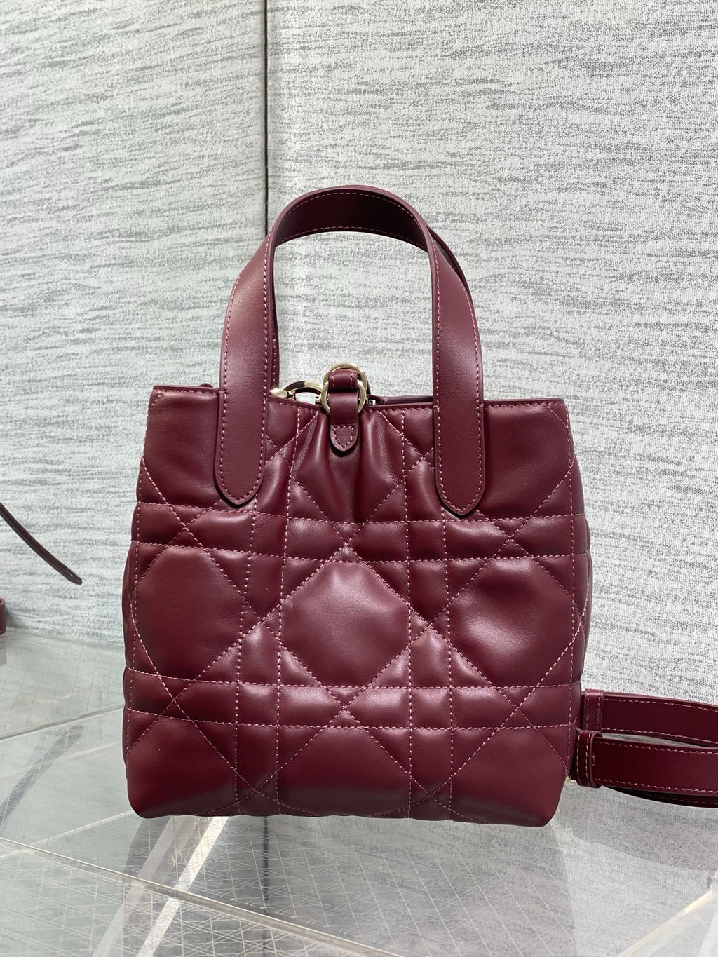Small Dior Toujours Vertical Tote Bag – Red Macrocannage Calfskin – M2835 - Default Title - View 5