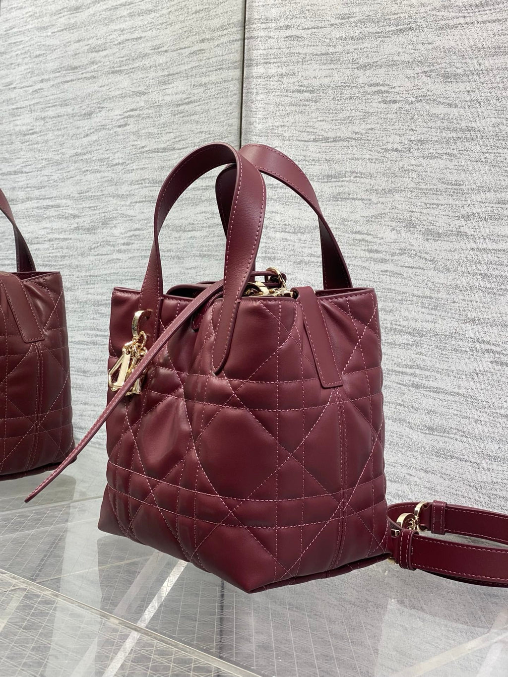 Small Dior Toujours Vertical Tote Bag – Red Macrocannage Calfskin – M2835 - Default Title - View 7