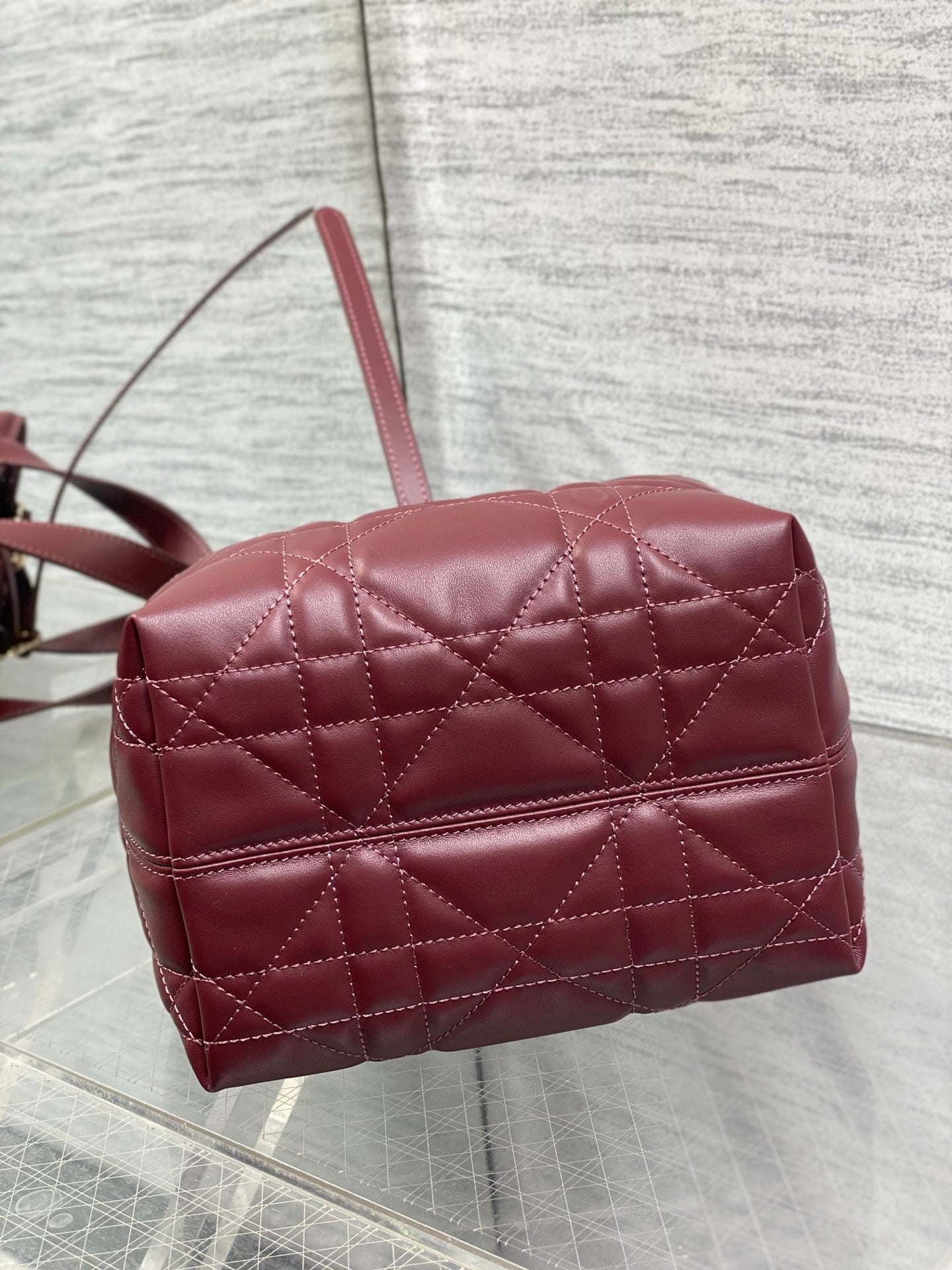 Small Dior Toujours Vertical Tote Bag – Red Macrocannage Calfskin – M2835 - Default Title - View 8