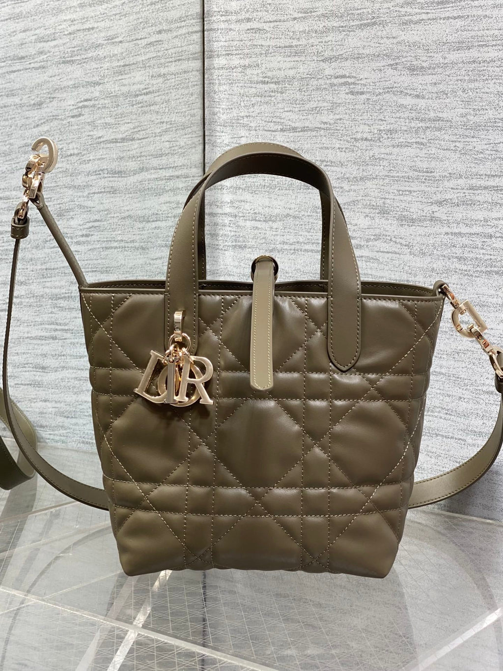Small Dior Toujours Vertical Tote Bag – Green Macrocannage Calfskin – M2835 - Default Title - View 2