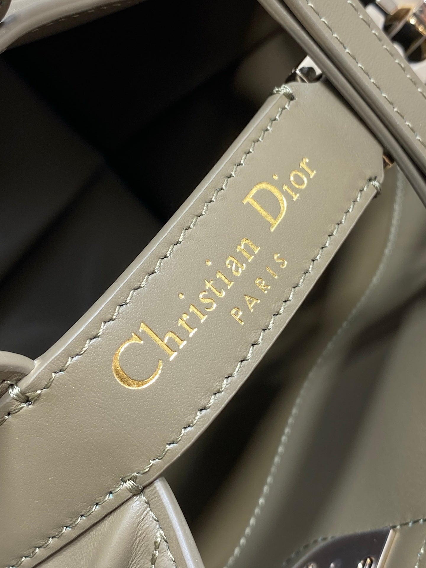 Small Dior Toujours Vertical Tote Bag – Green Macrocannage Calfskin – M2835 - Default Title - View 6