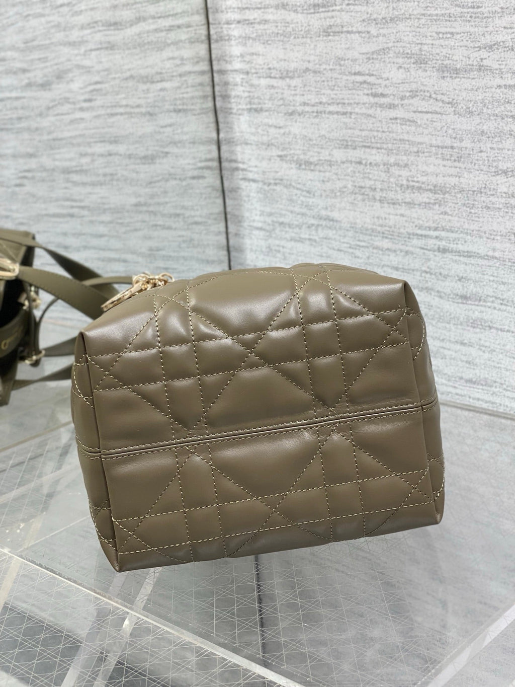 Small Dior Toujours Vertical Tote Bag – Green Macrocannage Calfskin – M2835 - Default Title - View 8
