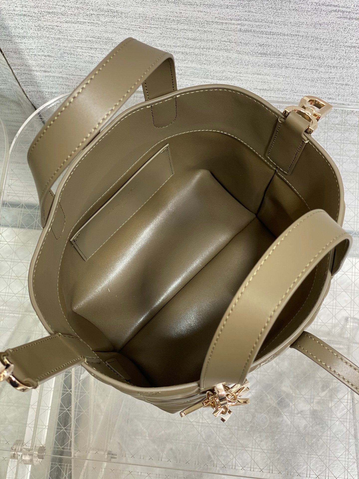 Small Dior Toujours Vertical Tote Bag – Green Macrocannage Calfskin – M2835 - Default Title - View 9