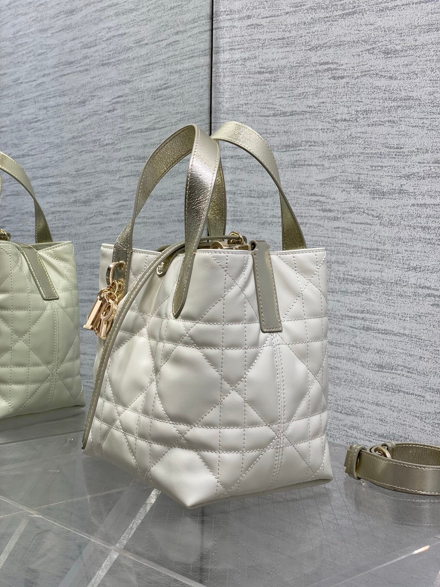 Small Dior Toujours Vertical Tote Bag - Latte and Gold Macrocannage Calfskin – M2835 - Default Title - View 7
