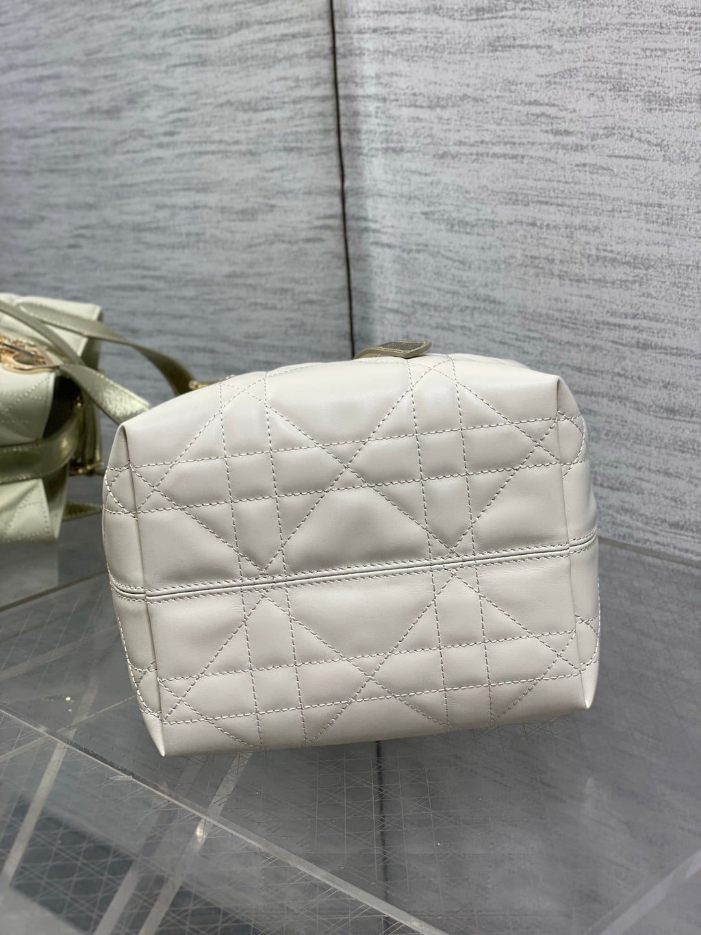 Small Dior Toujours Vertical Tote Bag - Latte and Gold Macrocannage Calfskin – M2835 - Default Title - View 8