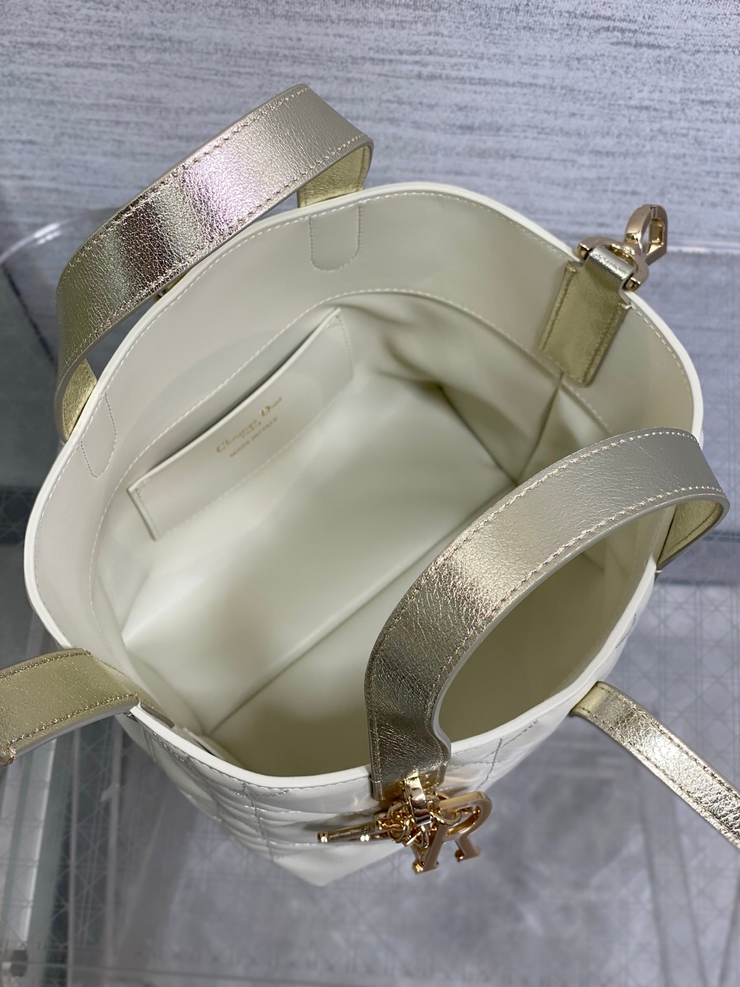 Small Dior Toujours Vertical Tote Bag - Latte and Gold Macrocannage Calfskin – M2835 - Default Title - View 9