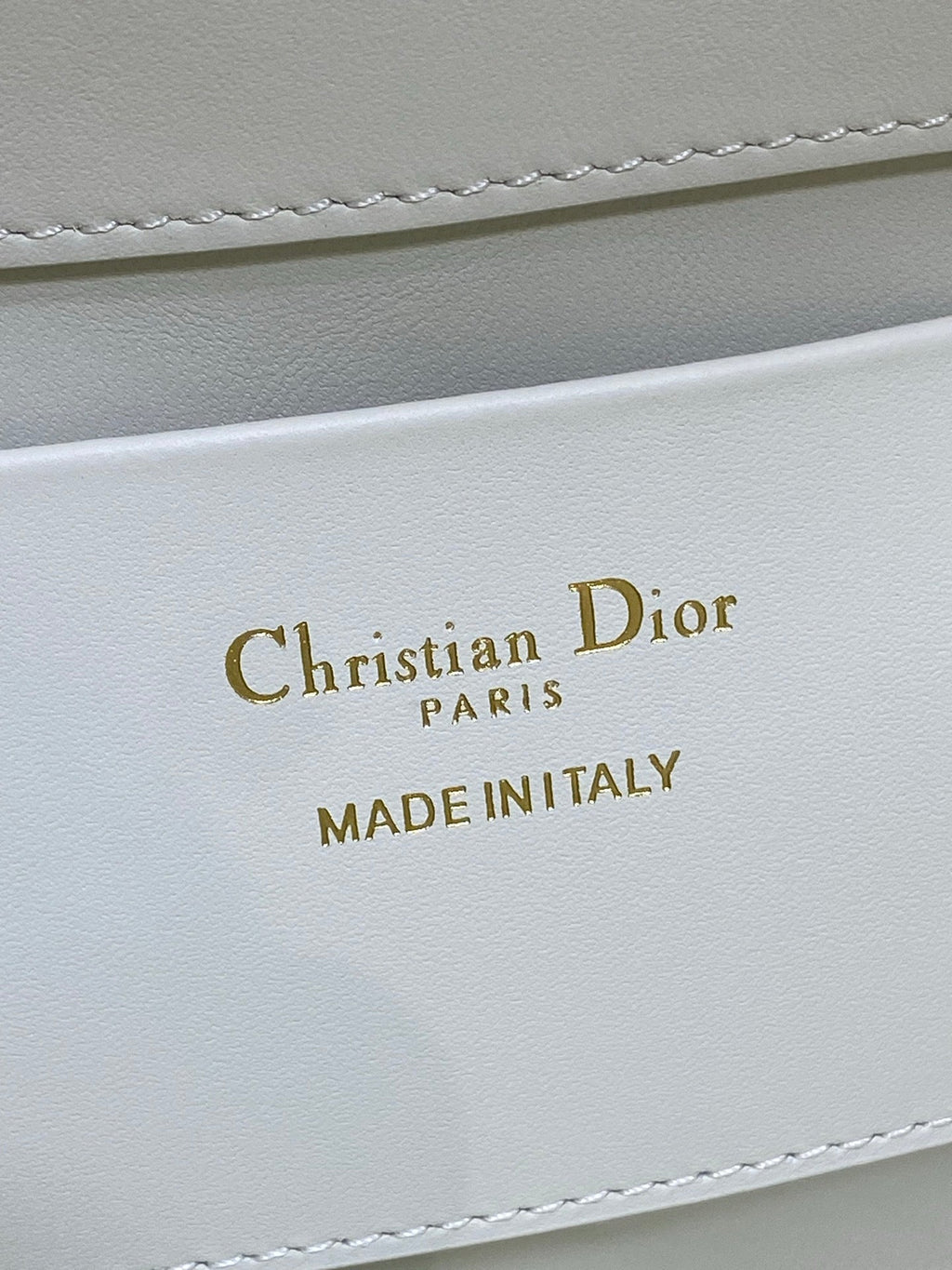 Small Dior Toujours Vertical Tote Bag - Latte and Gold Macrocannage Calfskin – M2835 - Default Title - View 10