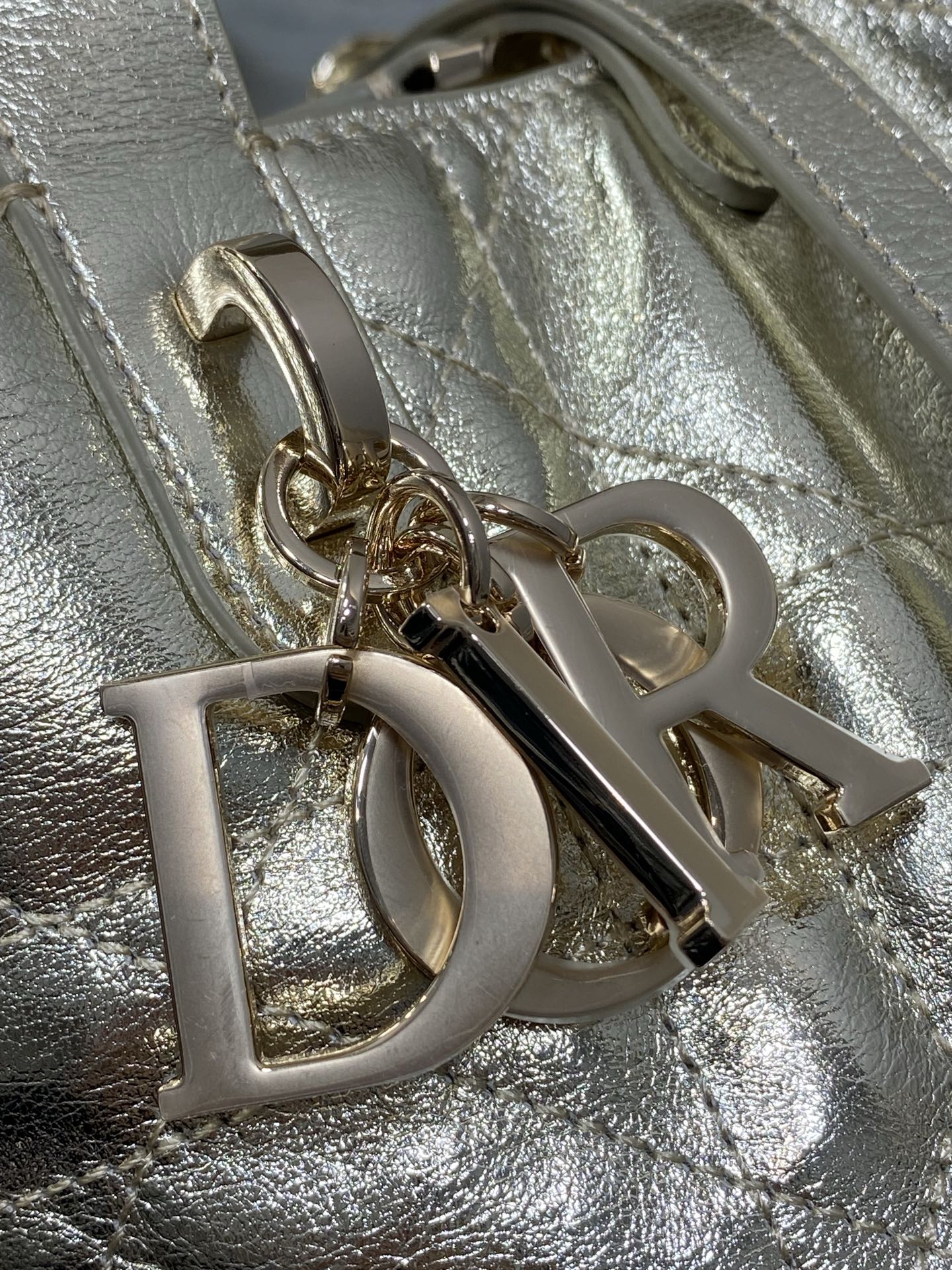 Small Dior Toujours Vertical Tote Bag – Gold Macrocannage Calfskin – M2835 - Default Title - View 4