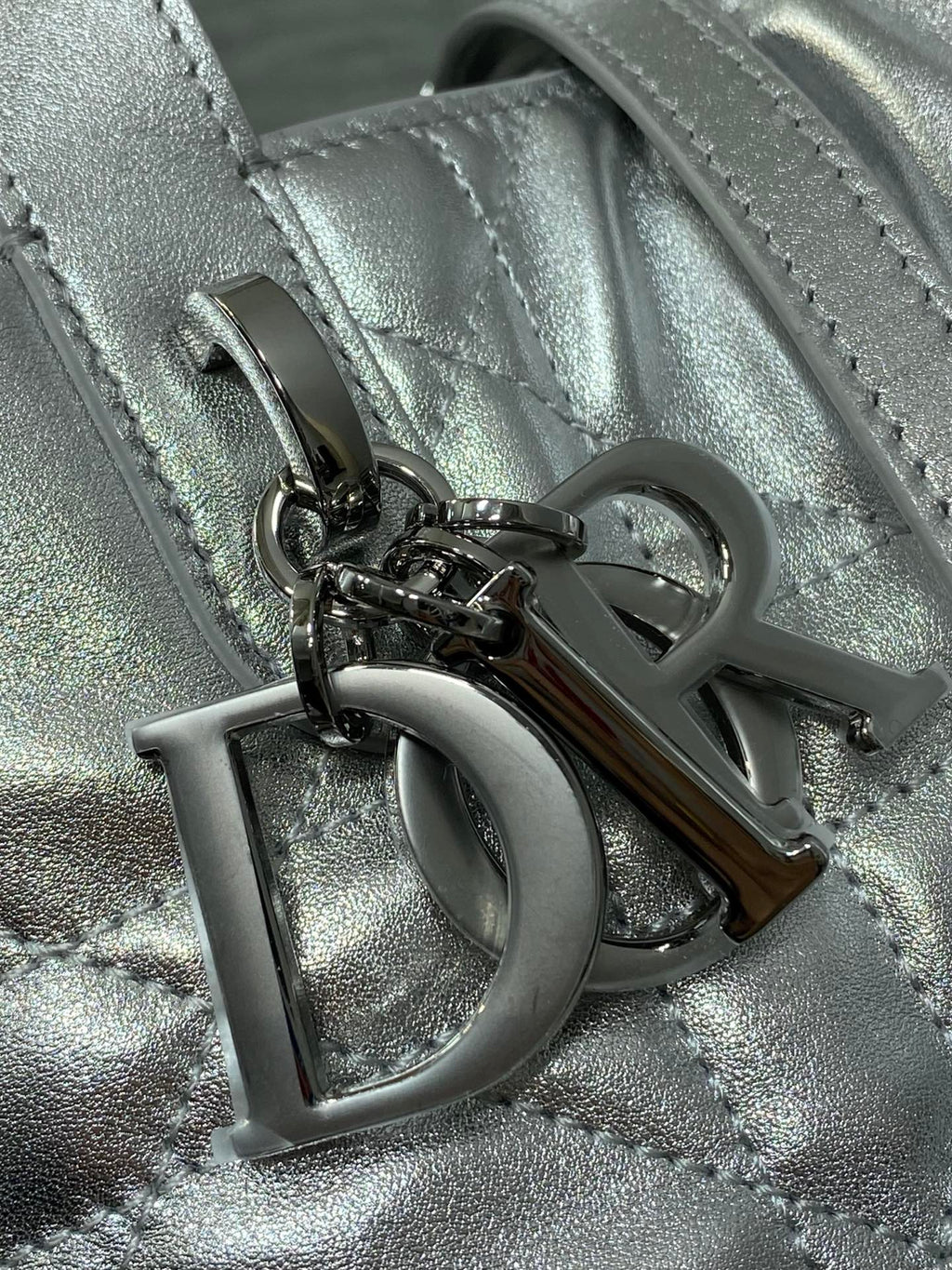 Small Dior Toujours Vertical Tote Bag – Silver Macrocannage Calfskin – M2835 - Default Title - View 4