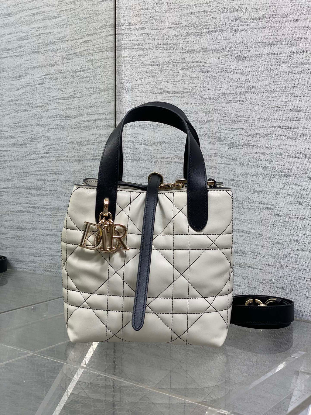 Small Dior Toujours Vertical Tote Bag - White Macrocannage Calfskin – M2835 - Default Title - View 3